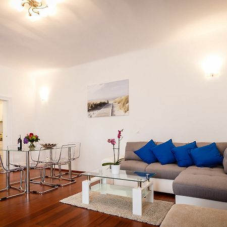 Operngasse Premium in "Your Vienna" Appartement Buitenkant foto